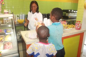 AMA Realiza Ação Solidária na Sede, Reforçando o Compromisso com a Comunidade