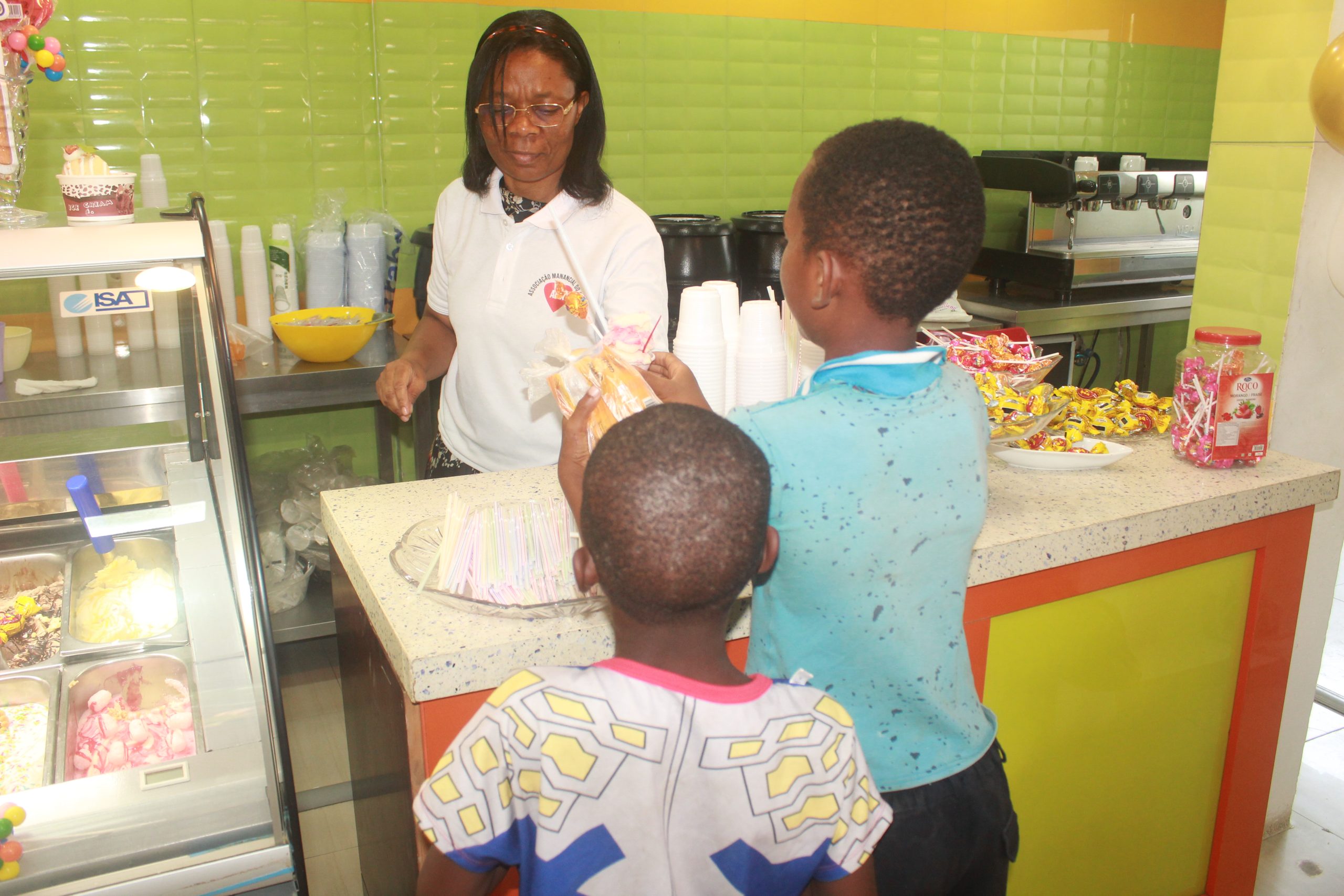 AMA Realiza Ação Solidária na Sede, Reforçando o Compromisso com a Comunidade